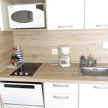 T2 35m² + Loggia à Sète, Parking Et Vue Sur La - Fr-1-472-120