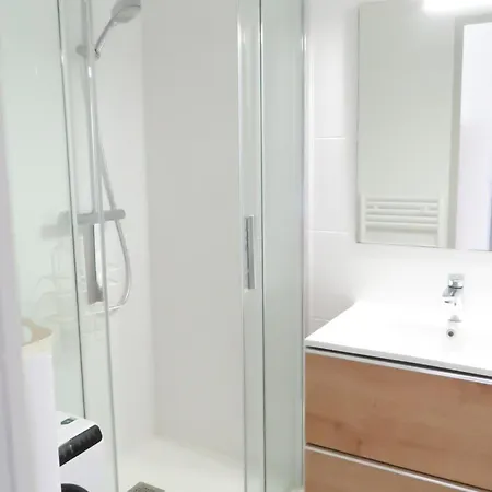T2 35m² + Loggia à Sète, Parking Et Vue Sur La - Fr-1-472-120